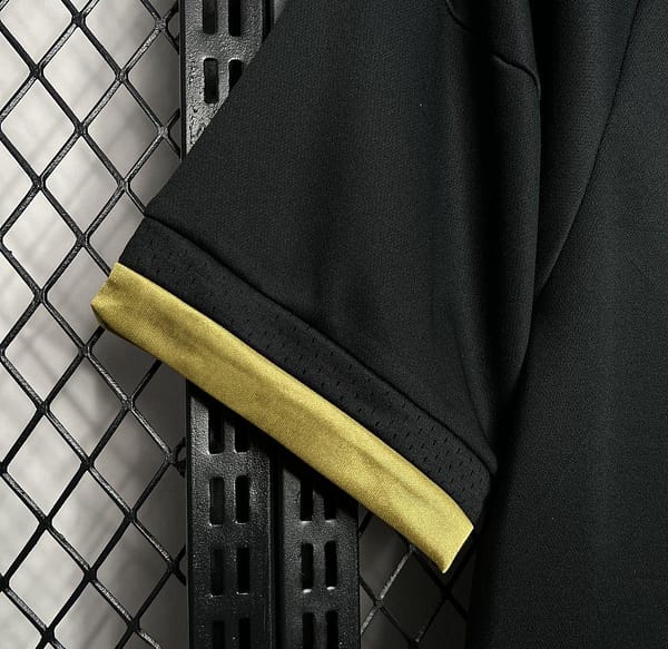 Retro 15/16 Juventus Third Black Jersey - Image 4