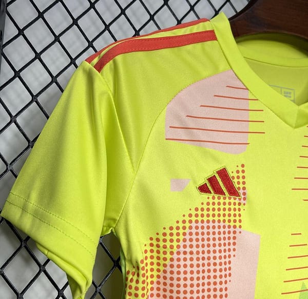 24/25 Kids Celtic Goalkeeper Yellow Jersey - Image 6