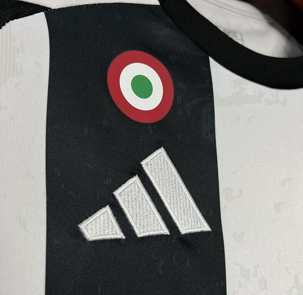 24/25 Juventus Home Jersey - Image 2
