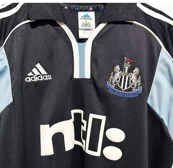 Retro 00/01 Newcastle United Away Jersey - Image 3