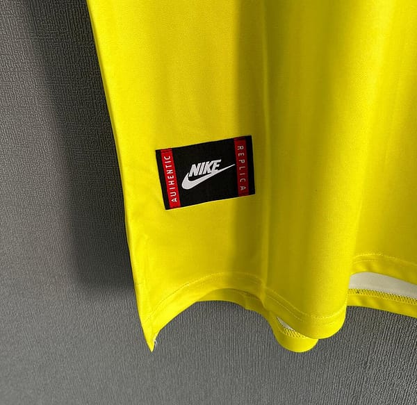 Retro 95/96 Borussia Dortmund Home Jersey - Image 4