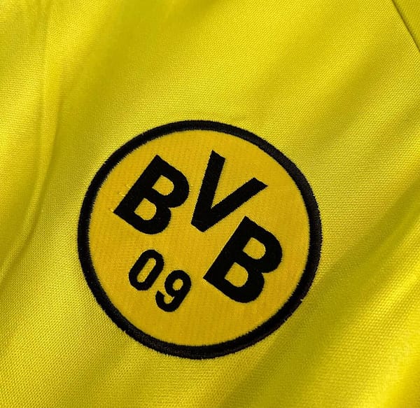 Retro 95/96 Borussia Dortmund Home Jersey - Image 6