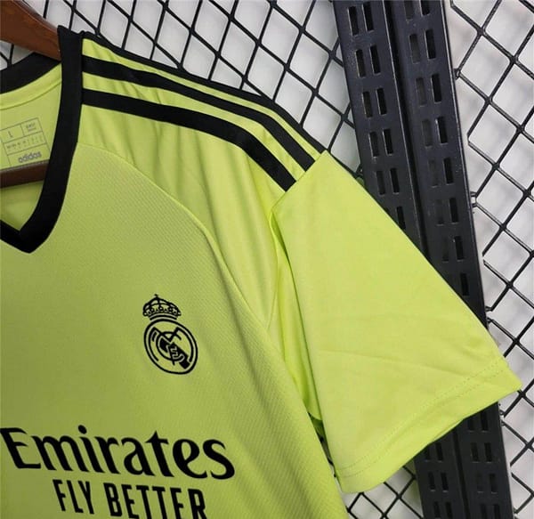 24/25 Real Madrid Third Green Goalkeeper Jersey - Image 3