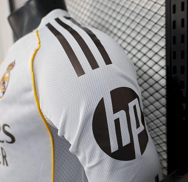 2025/26 Player Version Real Madrid Home Long Sleeves Jersey - Image 2