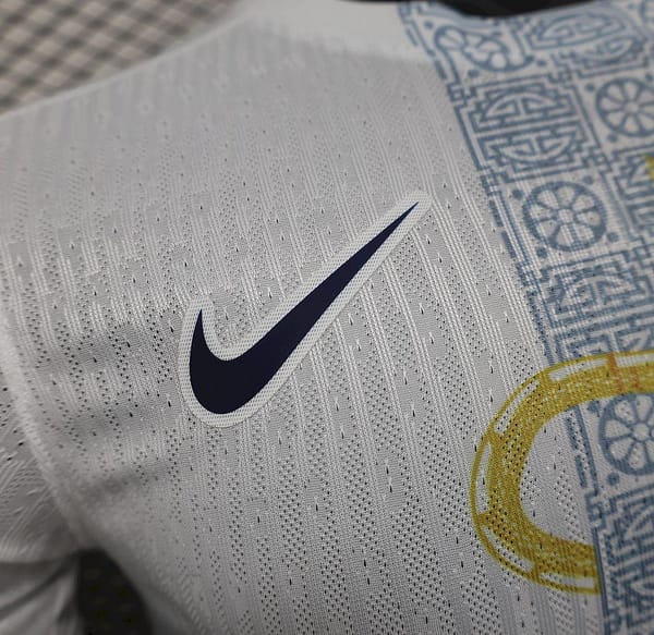 Player Version 25/26 Tottenham Hotspur Nike Year of the Snake Warm Up Jersey - Image 6