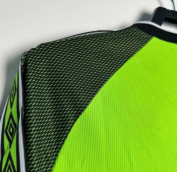 Retro 98/99 Manchester United Goalkeeper Green Long Sleeve Jeresy - Image 9