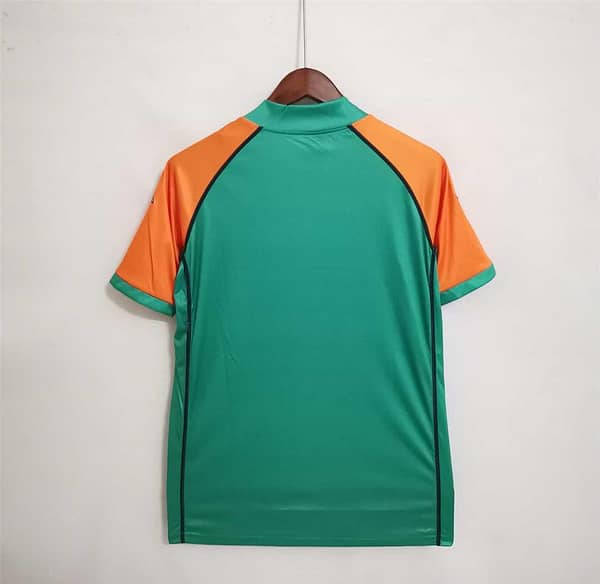Retro 03-04 SV Werder Bremen Home Soccer Jersey - Image 3
