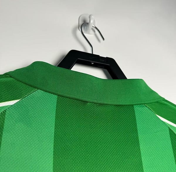 Retro 97/99 Tottenham Hotspur Green Goalkeeper Jersey - Image 6