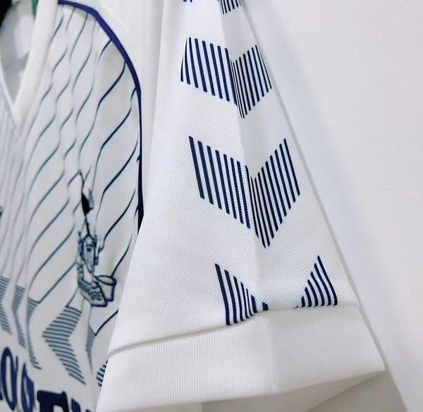 Retro 95/96 Tottenham Hotspur Home Jersey - Image 3