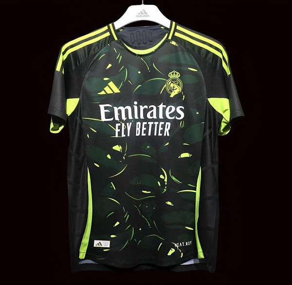 Player Version 24/25 Real Madrid Black/Green Special Pattern Pre-Match Jersey