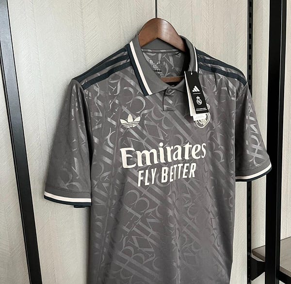 24/25 Real Madrid Third Black Jersey - Image 4