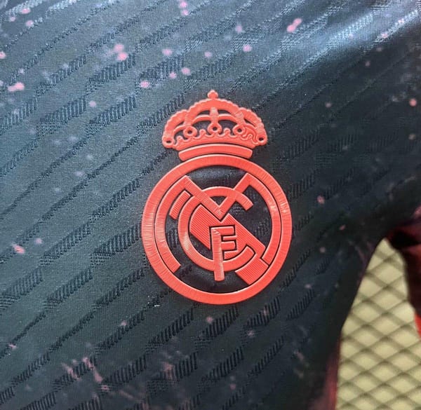 Player Version 24/25 Dragon Pink Special Jersey - Image 8