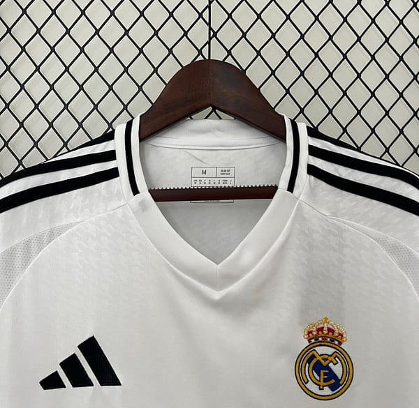 24/25 Real Madrid Home Jersey With 15 Trophy Patch - Image 4