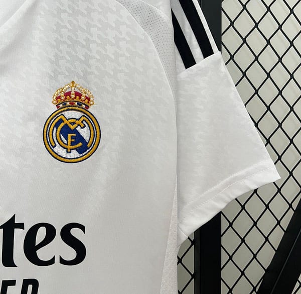 24/25 Real Madrid Home Jersey With 15 Trophy Patch - Image 8