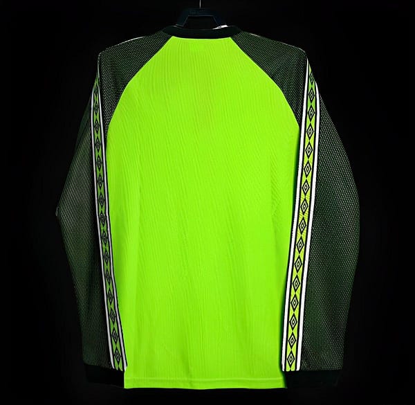 Retro 98/99 Manchester United Goalkeeper Green Long Sleeve Jeresy - Image 2