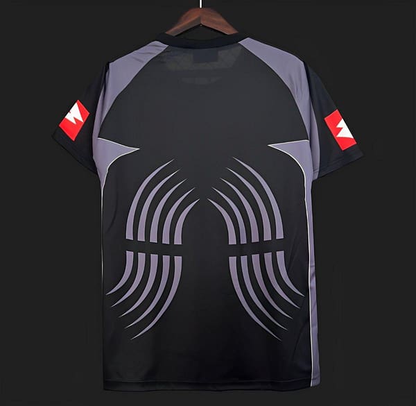 Retro 01/02 Juventus Black Goalkeeper Jersey - Image 2