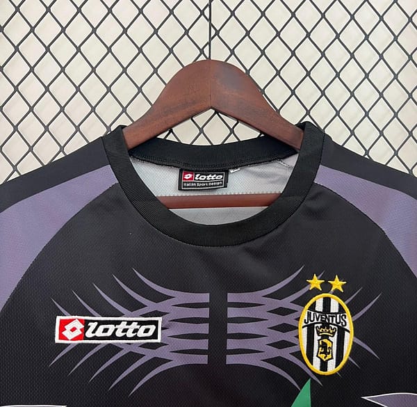 Retro 01/02 Juventus Black Goalkeeper Jersey - Image 3