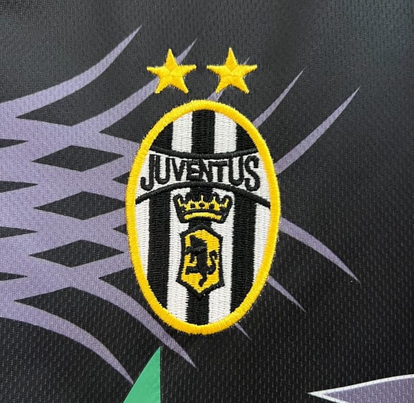 Retro 01/02 Juventus Black Goalkeeper Jersey - Image 7