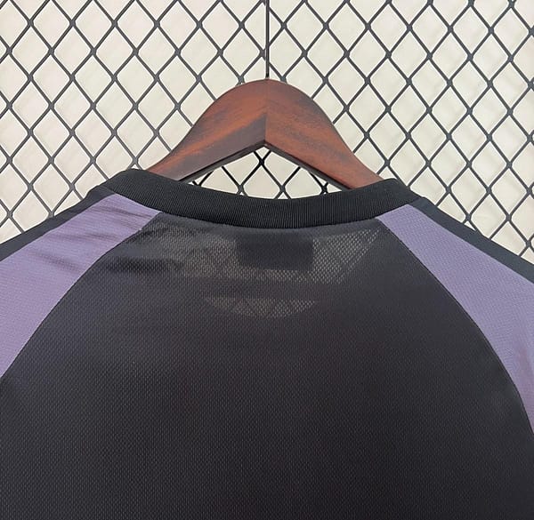 Retro 01/02 Juventus Black Goalkeeper Jersey - Image 8