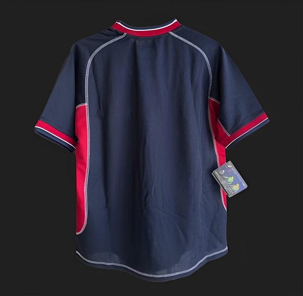 Retro 01/02 Manchester United Third Black Jersey - Image 2