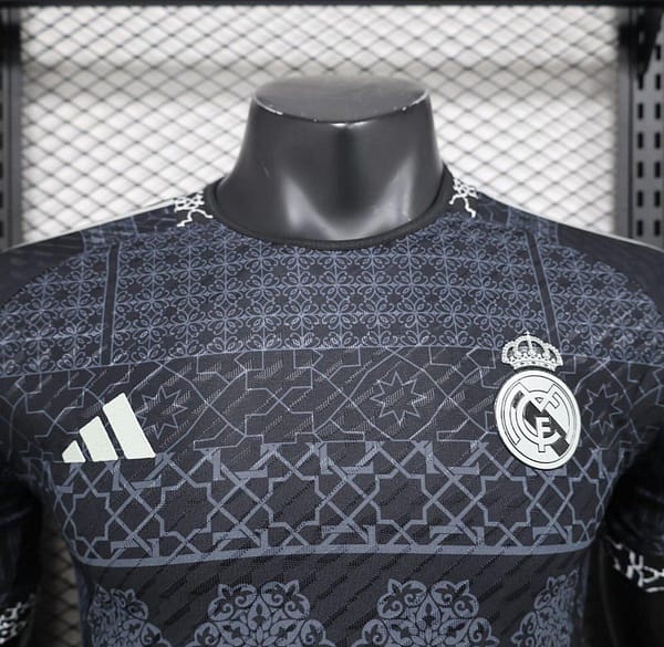 Player Version 24/25 Real Madrid Black Special Jersey - Image 4