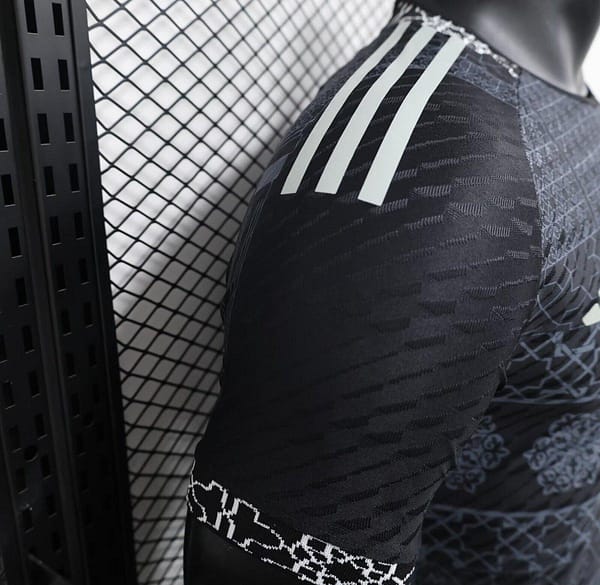 Player Version 24/25 Real Madrid Black Special Jersey - Image 6