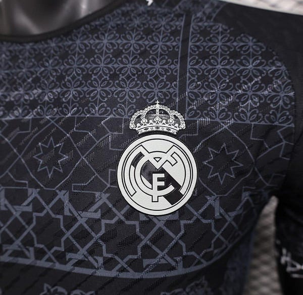 Player Version 24/25 Real Madrid Black Special Jersey - Image 8