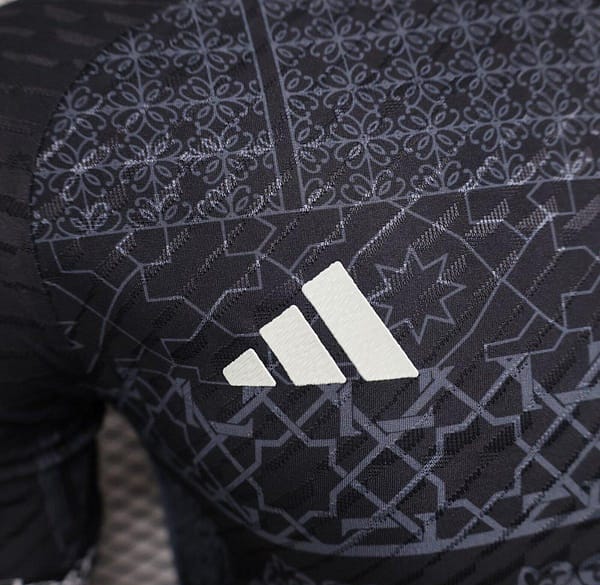 Player Version 24/25 Real Madrid Black Special Jersey - Image 10