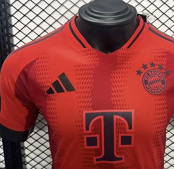 Player Version 24/25 Bayern Munich Home Jersey - Image 3