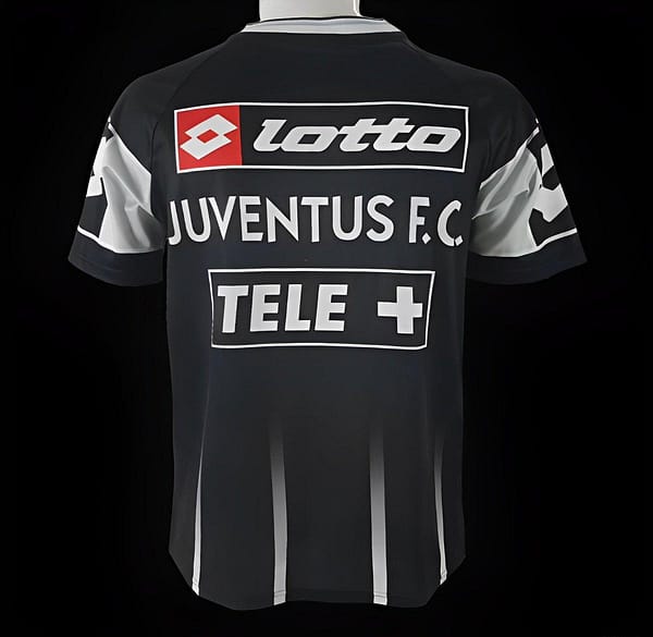 Retro 00/01 Juventus Lotto Black Training Jersey - Image 2