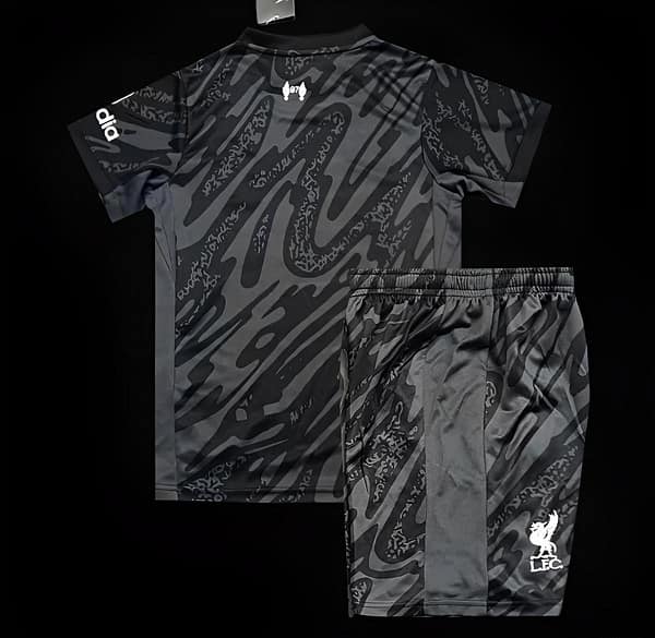 24/25 Kids Liverpool Black Goalkeeper Jersey - Image 2