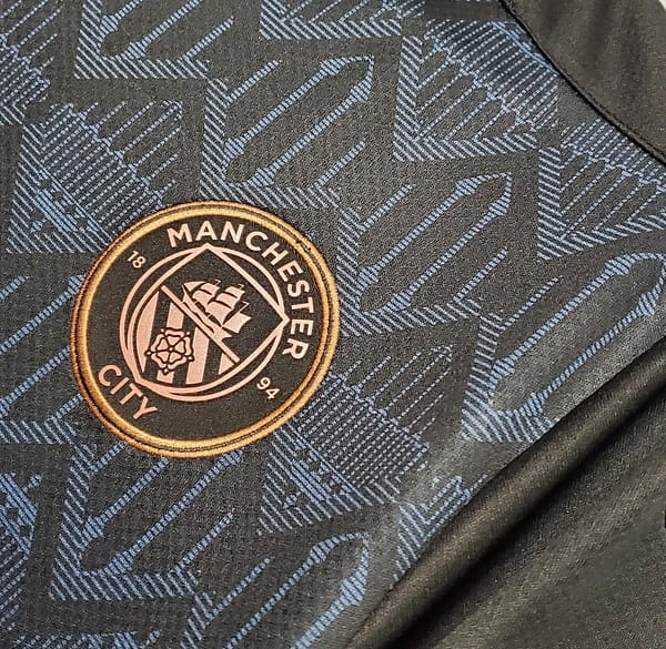 Retro 20/21 Manchester City Away Black Jersey - Image 6