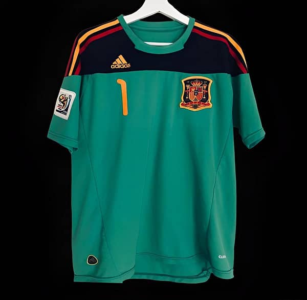 Retro 2010 Spain Green Goalkeeper Jersey