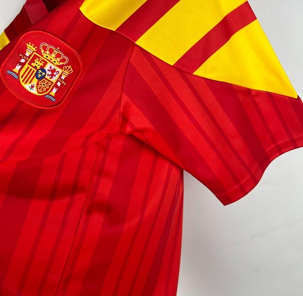 Retro 1992/94 Spain Home Jersey - Image 3