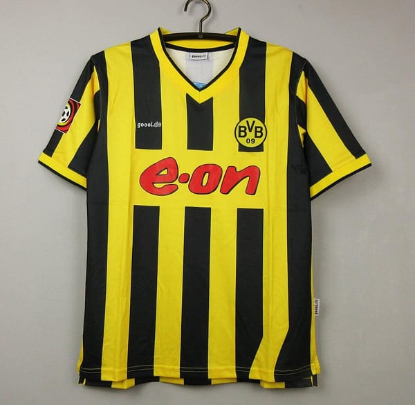 Retro 00/01 Borussia Dortmund Home Jersey - Image 2