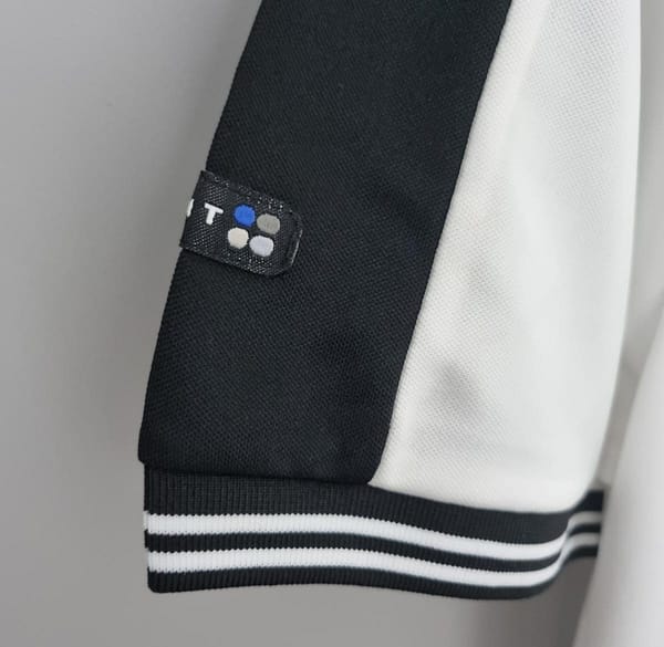 Retro 1999 Colo Colo home Soccer Jersey - Image 5