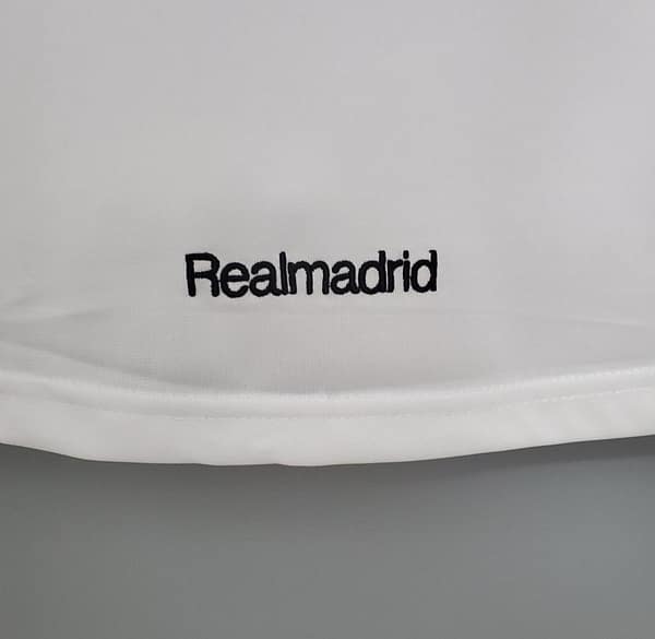 Retro Real Madrid 05/06 home Soccer Jersey - Image 10