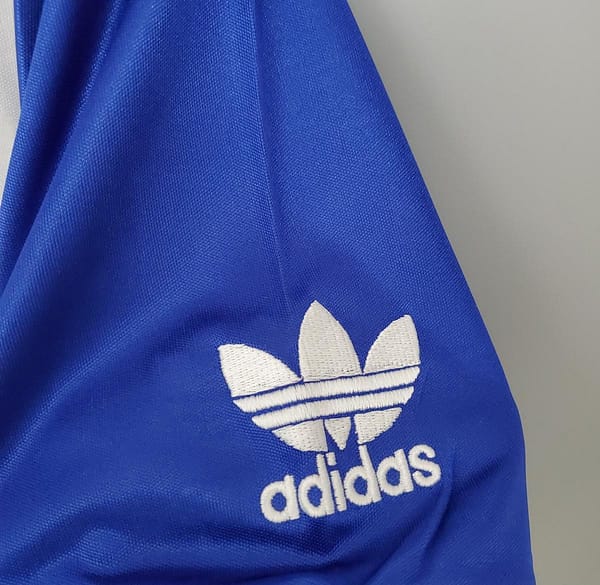 Retro Manchester United 85/86 away blue Soccer Jersey - Image 4