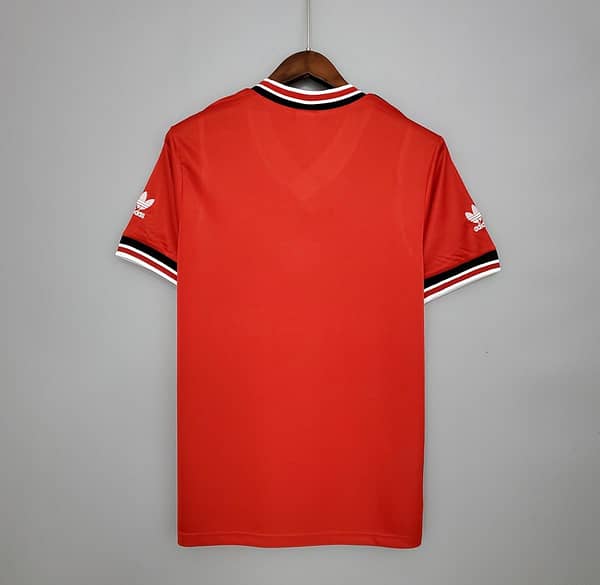Retro Manchester United 85/86 home Soccer Jersey - Image 2