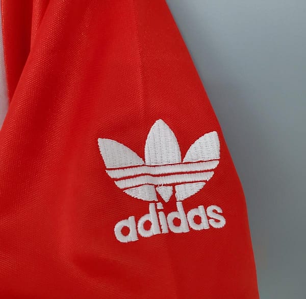 Retro Manchester United 85/86 home Soccer Jersey - Image 5