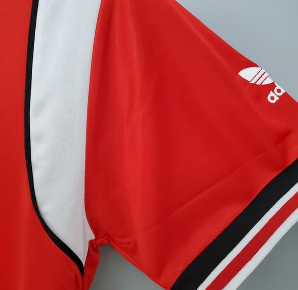 Retro Manchester United 85/86 home Soccer Jersey - Image 6