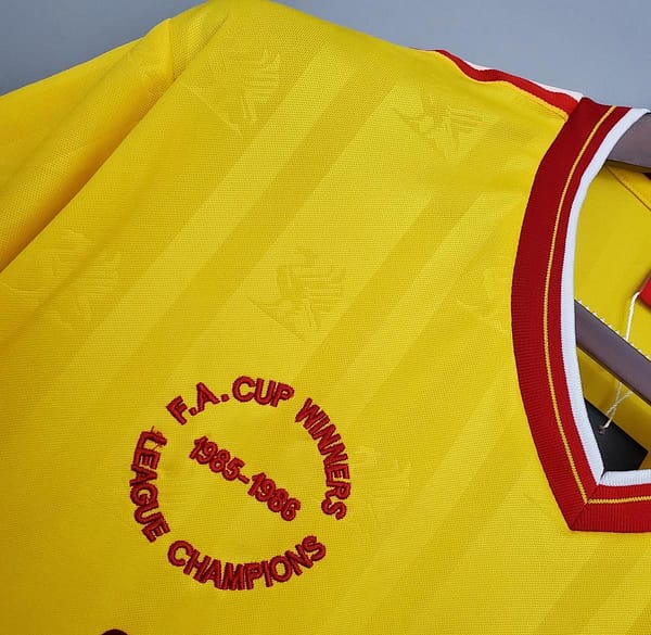 Retro 85/86 Liverpool away yellow Soccer Jersey - Image 5