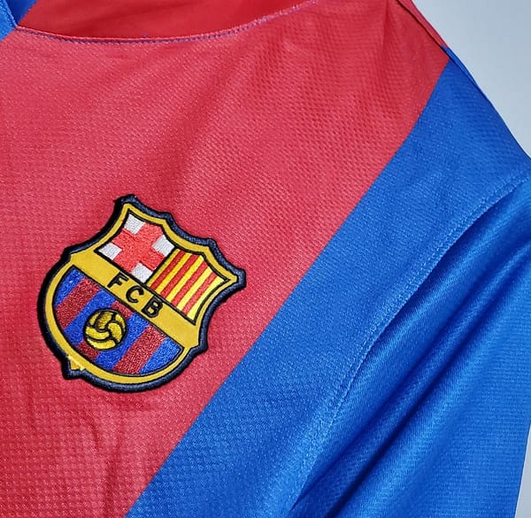 Retro Barcelona 06/07 home Soccer Jersey - Image 8