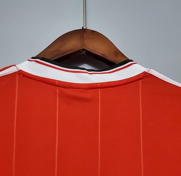 Retro 83/84 Manchester United home Soccer Jersey - Image 3