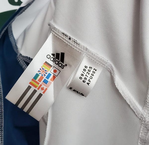 Retro 06/07 Liverpool away Soccer Jersey - Image 3