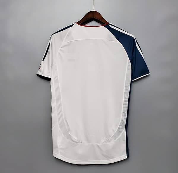 Retro 06/07 Liverpool away Soccer Jersey - Image 10