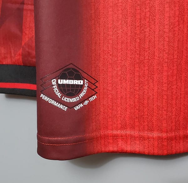 Retro Long Sleeve 1996 Manchester United home Soccer Jersey - Image 6