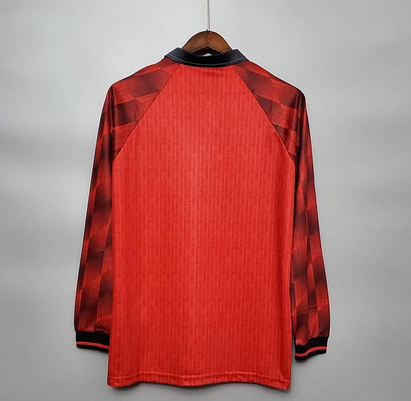 Retro Long Sleeve 1996 Manchester United home Soccer Jersey - Image 9