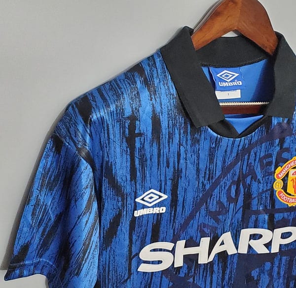 Retro 92/93 Manchester United in the away Soccer Jersey - Image 6