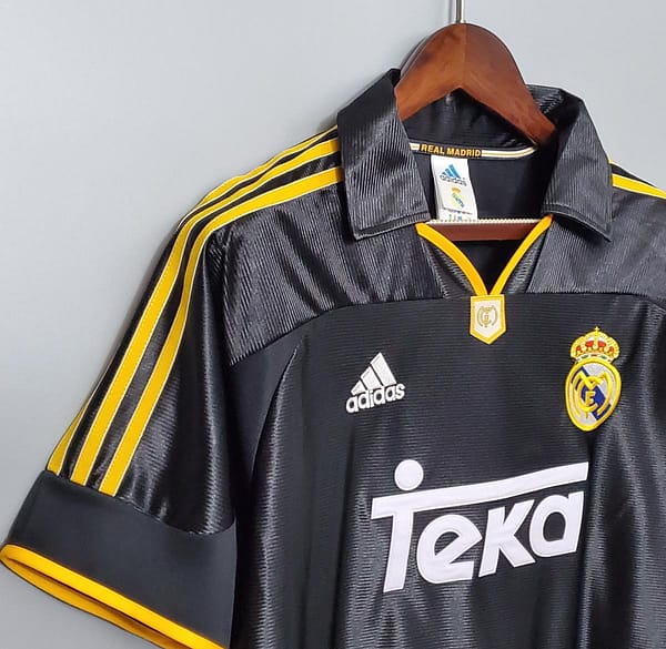 Retro 99/00 Real Madrid Third Black Jersey - Image 2